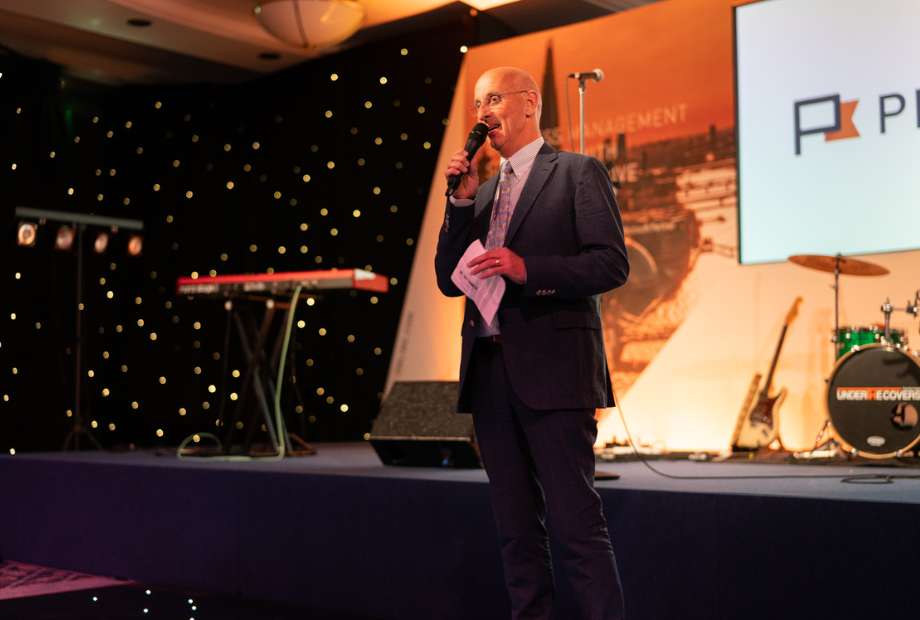 Alton Towers Ken Speaking