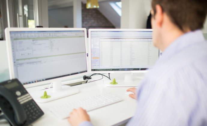 Main page stock image 690x420 customer support pages 7
